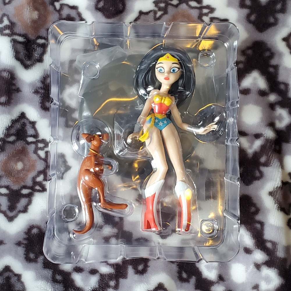 Wonder Woman DC Collectible Figure